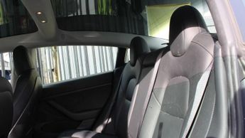 TESLA Model 3 Standard Range Plus Saloon 4dr Electric Auto RWD (241 bhp)