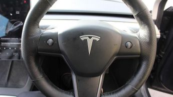 TESLA Model 3 Standard Range Plus Saloon 4dr Electric Auto RWD (241 bhp)