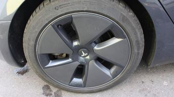 TESLA Model 3 Standard Range Plus Saloon 4dr Electric Auto RWD (241 bhp)