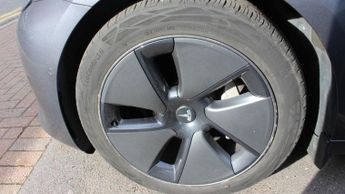 TESLA Model 3 Standard Range Plus Saloon 4dr Electric Auto RWD (241 bhp)