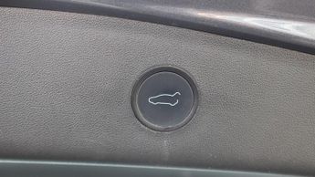 TESLA Model 3 Standard Range Plus Saloon 4dr Electric Auto RWD (241 bhp)