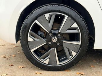 VAUXHALL Corsa Electric 50kWh Elite Nav Premium Hatchback 5dr Electric Auto (7.4Kw Charg