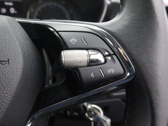 SKODA FABIA 1.0 MPI SE Comfort Hatchback 5dr Petrol Manual Euro 6 (s/s) (80 