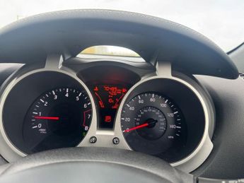 NISSAN JUKE 1.6 Tekna SUV 5dr Petrol XTRON Euro 5 (117 ps)