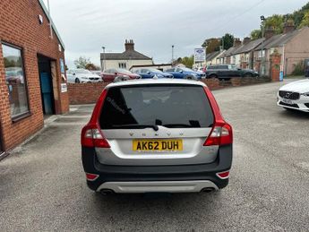 VOLVO XC70 2.4 D5 SE Lux Estate 5dr Diesel Geartronic AWD Euro 5 (215 ps)