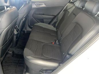 KIA SPORTAGE 1.6 h T-GDi 3 SUV 5dr Petrol Hybrid Auto Euro 6 (s/s) (226 bhp)