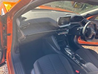 PEUGEOT E-2008 E-2008 100KW 50 KWH ALLURE (11KC)