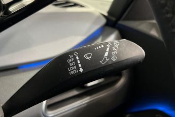 VOLKSWAGEN ID.3 Pro Performance 58kWh Life Hatchback 5dr Electric Auto (204 ps) 