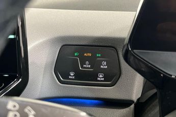 VOLKSWAGEN ID.3 Pro Performance 58kWh Life Hatchback 5dr Electric Auto (204 ps) 