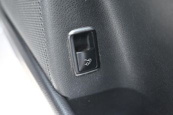 MERCEDES-BENZ CLA 2.1 CLA200d AMG Line Coupe 4dr Diesel 7G-DCT Euro 6 (s/s) (136 p