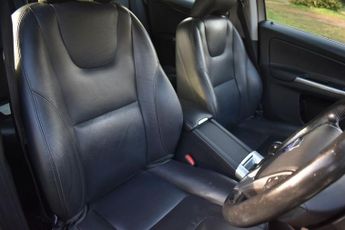 VOLVO XC60 2.4 D5 SE Lux Nav SUV 5dr Diesel Manual AWD Euro 5 (s/s) (215 ps