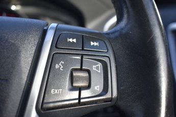 VOLVO XC60 2.4 D5 SE Lux Nav SUV 5dr Diesel Manual AWD Euro 5 (s/s) (215 ps