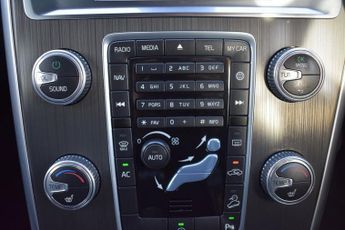 VOLVO XC60 2.4 D5 SE Lux Nav SUV 5dr Diesel Manual AWD Euro 5 (s/s) (215 ps