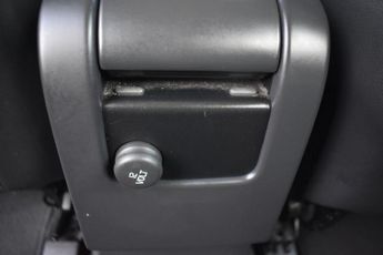 VOLVO XC60 2.4 D5 SE Lux Nav SUV 5dr Diesel Manual AWD Euro 5 (s/s) (215 ps