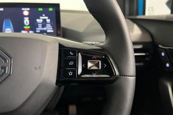 MG MG 4 64kWh SE Long Range Hatchback 5dr Electric Auto (203 ps) Adaptiv