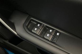 MG MG 4 64kWh SE Long Range Hatchback 5dr Electric Auto (203 ps) Adaptiv