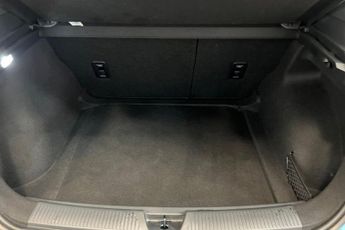 MG MG 4 64kWh SE Long Range Hatchback 5dr Electric Auto (203 ps) Adaptiv