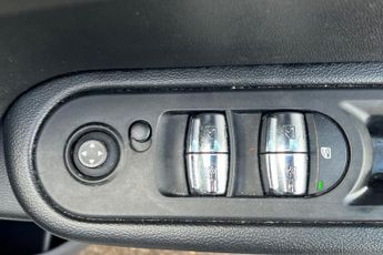 MINI COUNTRYMAN 1.5 Cooper Classic SUV 5dr Petrol Steptronic Euro 6 (s/s) (136 p