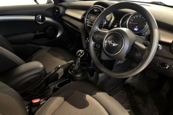 MINI HATCH 1.5 Cooper Hatchback 5dr Petrol Steptronic Euro 6 (s/s) (136 ps)