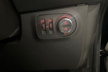VAUXHALL CORSA 1.4i ecoTEC SE Nav Hatchback 5dr Petrol Auto Euro 6 (90 ps) Fron