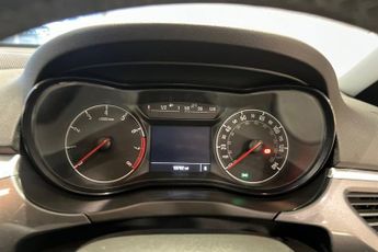 VAUXHALL CORSA 1.4i ecoTEC SE Nav Hatchback 5dr Petrol Auto Euro 6 (90 ps) Fron