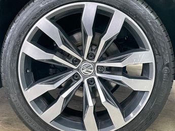 VOLKSWAGEN TIGUAN 2.0 TDI R-Line Tech SUV 5dr Diesel Manual Euro 6 (s/s) (150 ps)