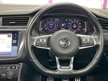 VOLKSWAGEN TIGUAN 2.0 TDI R-Line Tech SUV 5dr Diesel Manual Euro 6 (s/s) (150 ps)