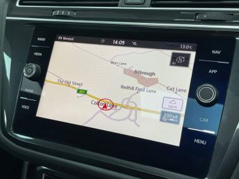 VOLKSWAGEN TIGUAN 2.0 TDI R-Line Tech SUV 5dr Diesel Manual Euro 6 (s/s) (150 ps)