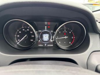 LAND ROVER DISCOVERY SPORT 2.0 TD4 HSE SUV 5dr Diesel Auto 4WD Euro 6 (s/s) (180 ps)