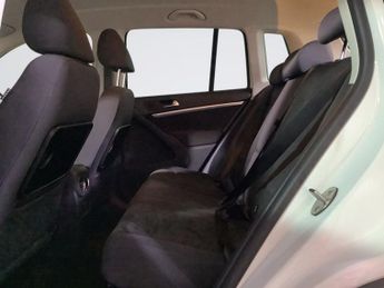 VOLKSWAGEN TIGUAN 2.0 TDI BlueMotion Tech Match SUV 5dr Diesel DSG 4WD Euro 5 (s/s