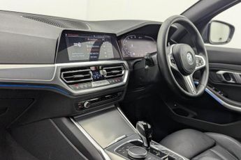 BMW 3 SERIES 2.0 330e 12kWh M Sport Saloon 4dr Petrol Plug-in Hybrid Auto Eur