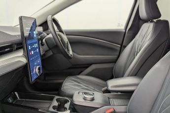 FORD MUSTANG MACH-E Standard Range 70kWh SUV 5dr Electric Automatic (269 ps)