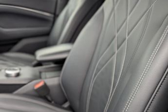 FORD MUSTANG MACH-E Standard Range 70kWh SUV 5dr Electric Automatic (269 ps)