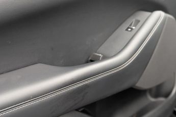 FORD MUSTANG MACH-E Standard Range 70kWh SUV 5dr Electric Automatic (269 ps)