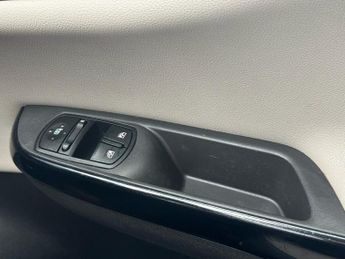 VAUXHALL CORSA 1.4i SE Hatchback 3dr Petrol Auto Euro 6 (90 ps)