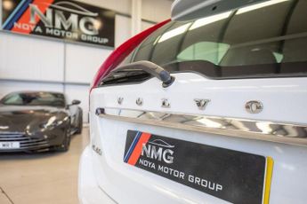 VOLVO XC60 2.4 D5 SE Lux Nav SUV 5dr Diesel Auto AWD Euro 6 (s/s) (220 ps)