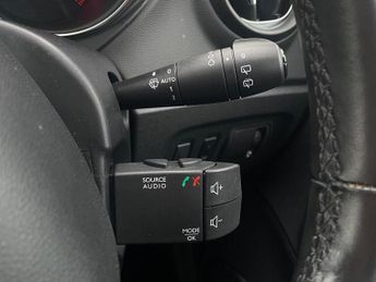 RENAULT CAPTUR 1.2 TCe ENERGY Dynamique S Nav SUV 5dr Petrol EDC Euro 6 (s/s) (