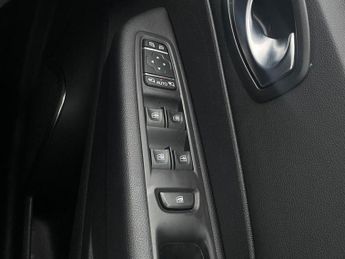 RENAULT CAPTUR 1.2 TCe ENERGY Dynamique S Nav SUV 5dr Petrol EDC Euro 6 (s/s) (