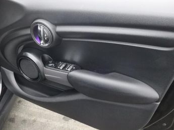 MINI HATCH 1.5 Cooper Hatchback 5dr Petrol Steptronic Euro 6 (s/s) (136 ps)