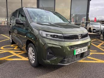 VAUXHALL Combo Life Electric 52kWh Design XL MPV 5dr Electric Auto (7.4kW Charger) (136 ps)
