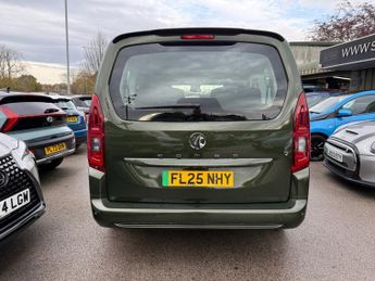 VAUXHALL Combo Life Electric 52kWh Design XL MPV 5dr Electric Auto (7.4kW Charger) (136 ps)