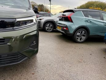 VAUXHALL Combo Life Electric 52kWh Design XL MPV 5dr Electric Auto (7.4kW Charger) (136 ps)