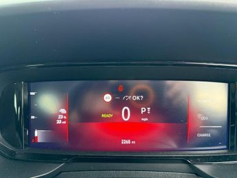 VAUXHALL Combo Life Electric 52kWh Design XL MPV 5dr Electric Auto (7.4kW Charger) (136 ps)