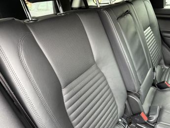 LAND ROVER DISCOVERY SPORT 2.0 SD4 HSE Luxury SUV 5dr Diesel Auto 4WD Euro 6 (s/s) (240 ps)