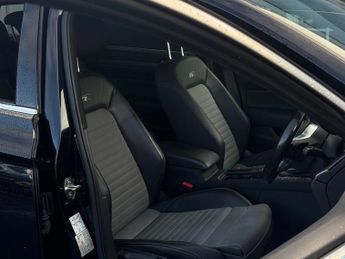 VOLKSWAGEN PASSAT 2.0 BiTDI BlueMotion Tech R-Line Estate 5dr Diesel DSG 4Motion E