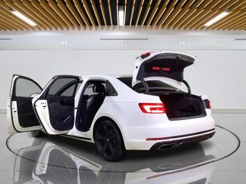 AUDI A4 2.0 TDI 40 Black Edition Saloon 4dr Diesel S Tronic Euro 6 (s/s)