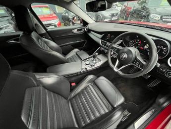 ALFA ROMEO GIULIA 2.0T Veloce Saloon 4dr Petrol Auto Euro 6 (s/s) (280 ps)