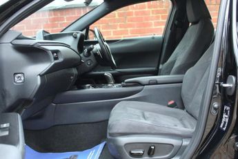 LEXUS UX 300e 54.3kWh SUV 5dr Electric Auto (204 ps)