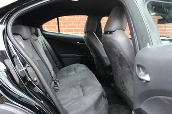 LEXUS UX 300e 54.3kWh SUV 5dr Electric Auto (204 ps)