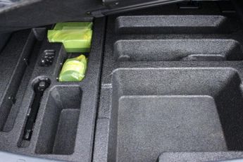 LEXUS UX 300e 54.3kWh SUV 5dr Electric Auto (204 ps)